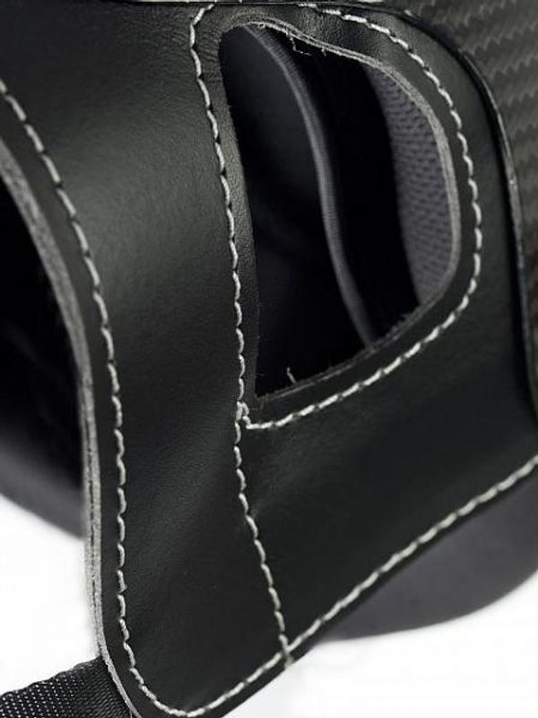 Finn-Tack elite travhjelm, karbonfiber