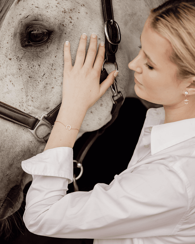LILLY – Horseshoe Armbånd Sølv