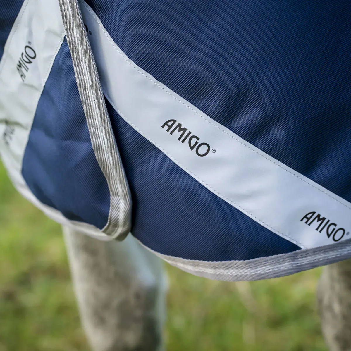 Amigo 1200D FieldSafe Plus 100g Turnout Rug - Navy/Titanium Grey