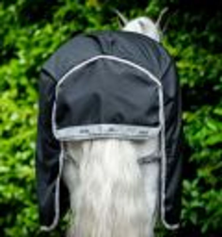 Amigo® Bravo 12 Plus Turnout (250g Medium)