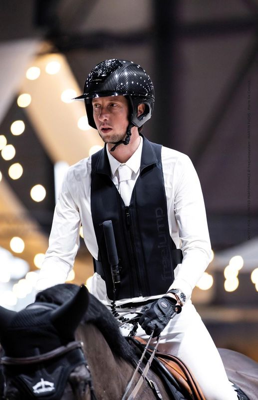 NYHET Freejump Airvest Plume